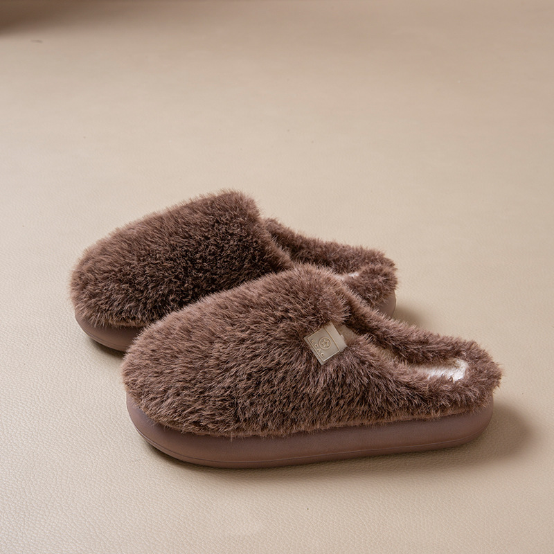 Zapatillas de algodón para mujeres otoño e invierno de peluche 2025 nuevos zapatos para el hogar de interiores con peluche grueso de suela suave de algodón para hombres