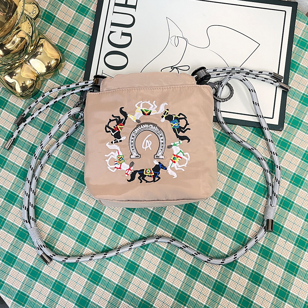 베이지 마리마 크로스바디 백