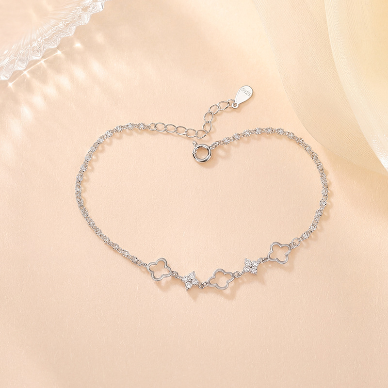 Vòng tay bạc S925 hình cỏ bốn lá nữ tính, phong cách tối giản — Bạc