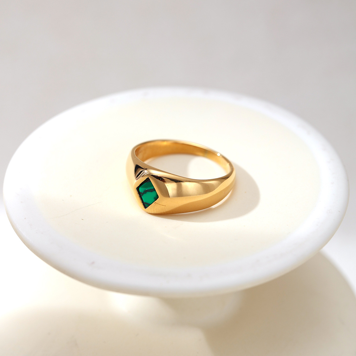 Alta Europa y los Estados Unidos acero inoxidable piedra natural incrustado geometría hueco anillo de acero titanio no desvanecer joyas transfronterizas venta caliente