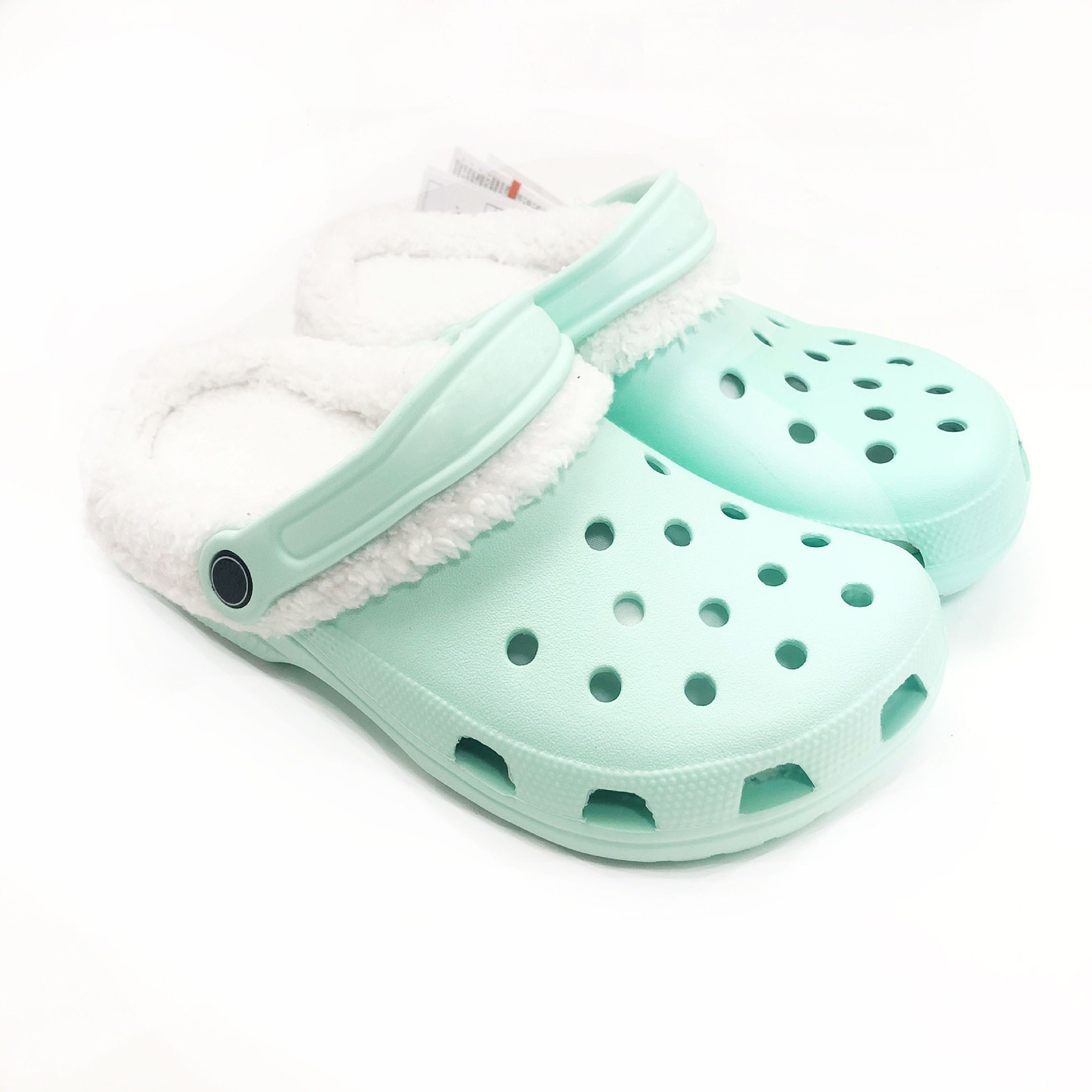 2025 zapatos clásicos para hombres y mujeres con una estrella de veludo ligera antideslizante caliente versátil zapatillas de playa al por mayor