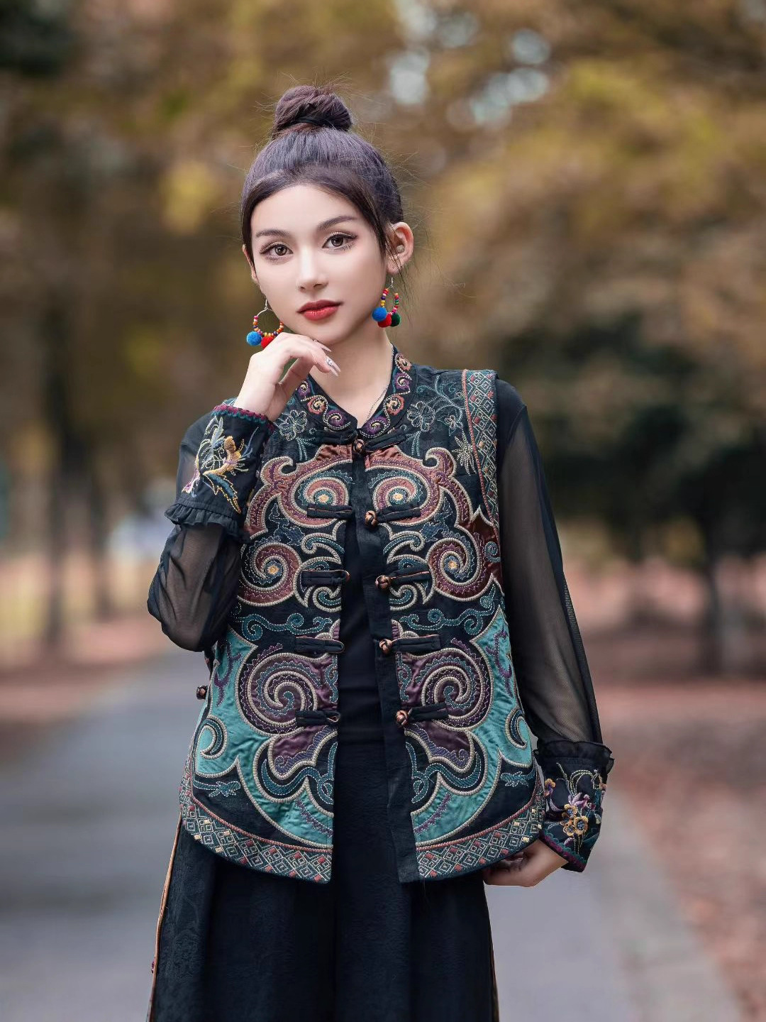 Ingeniería pesada bordada cara clip caballo mujer 2025 estilo de otoño collar hebilla de hombro jacquard estilo nacional nuevo chaleco image 4