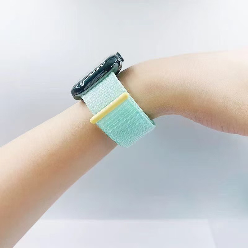 The new smoke purple loop comfortable sports watch strap is suitable for the Apple s9 watch strap, Apple iWatch 8765SE Item Picture