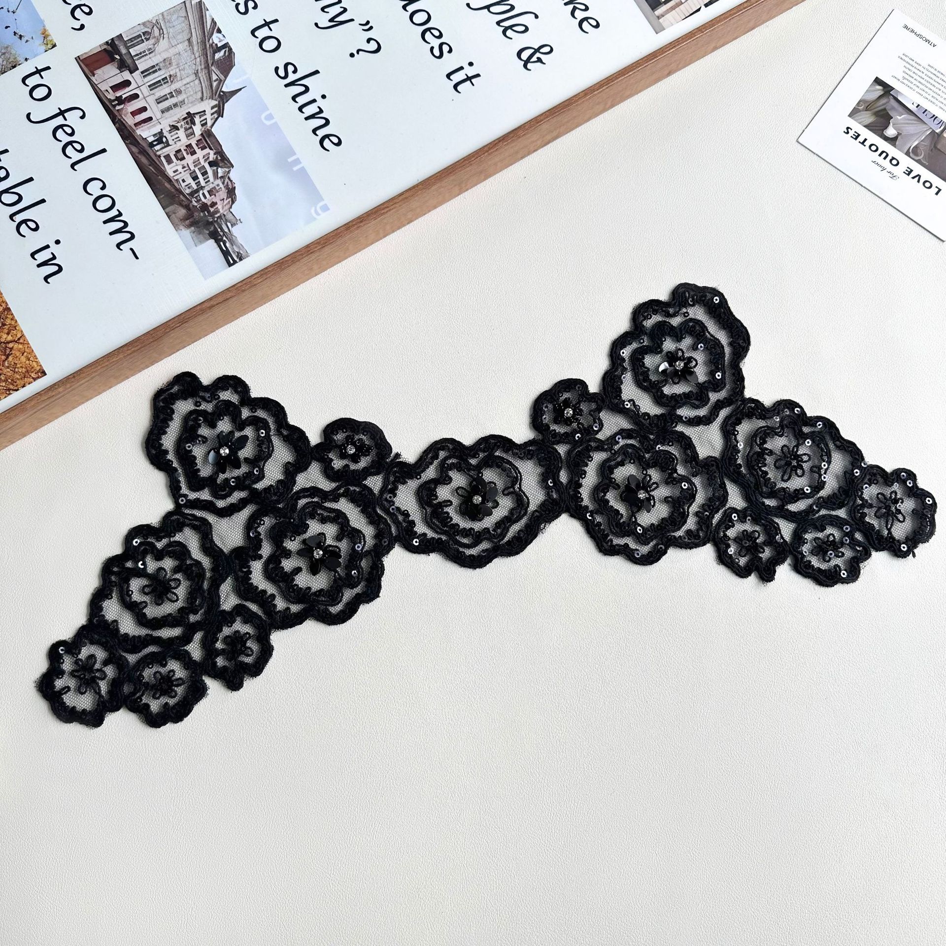 Albaricoque negro de dos colores flor tridimensional de encaje parche clavos perforación bordado accesorios decoración pijama vestido de lazos