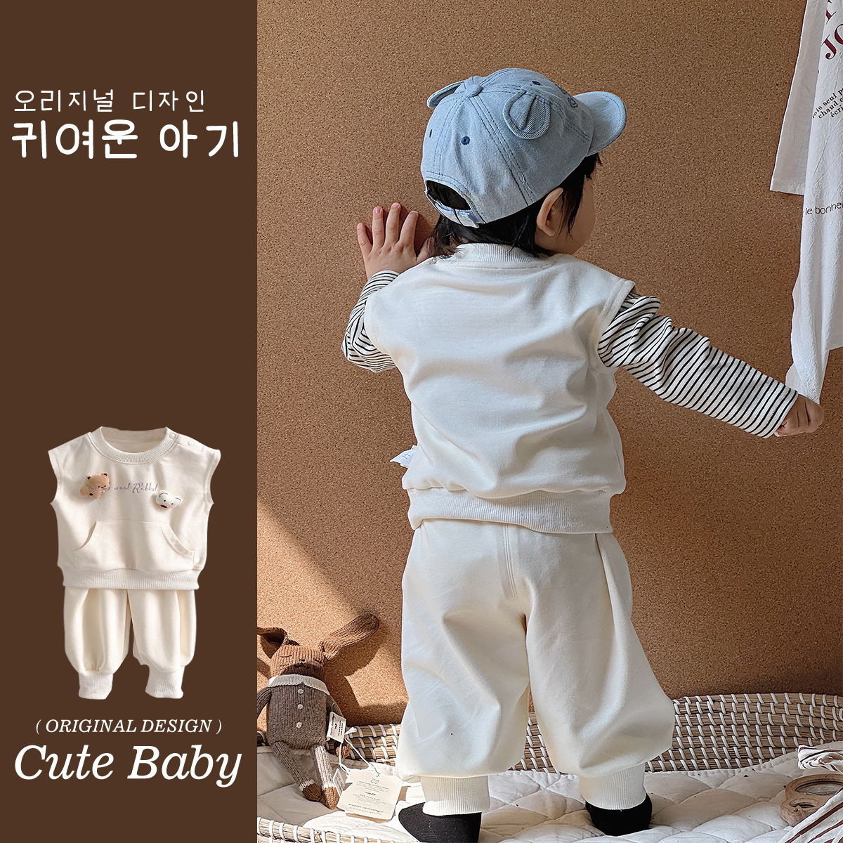 Traje de primavera para niños 2025 nuevo estilo niño pequeño y mediano 1-3 años bebé versión coreana del traje de primavera y otoño de tres piezas