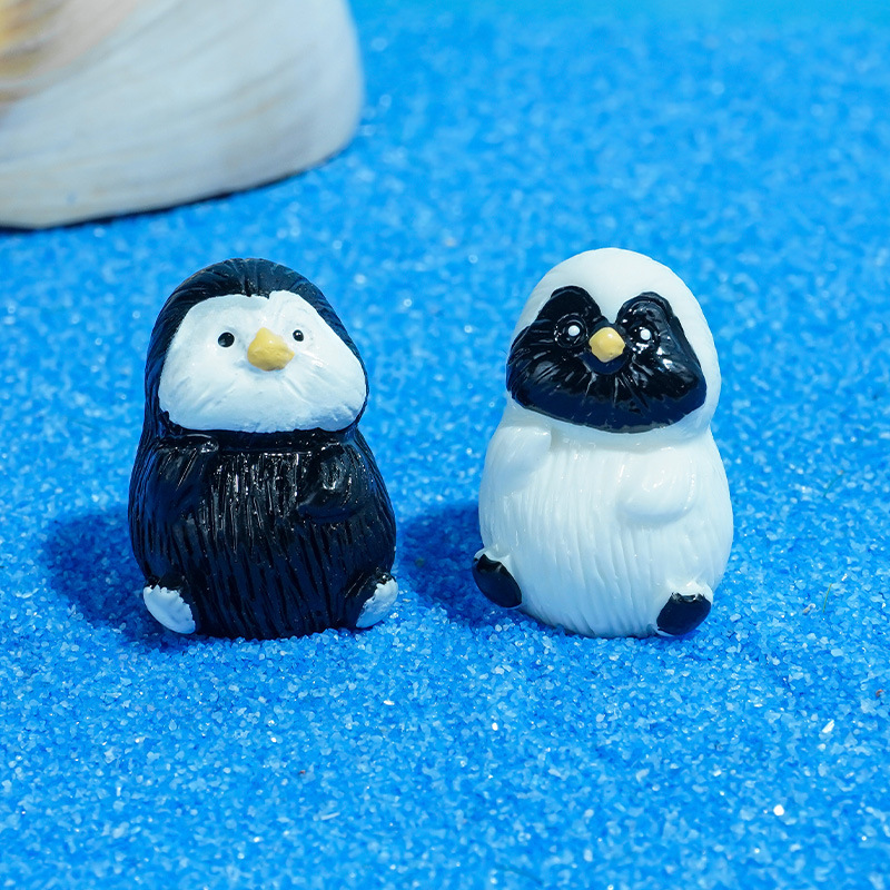 Micro paisaje de musgo decoración de escena de nieve nuevo lindo pingüino blanco y negro resina de pingüino adorno de animales de dibujos animados con