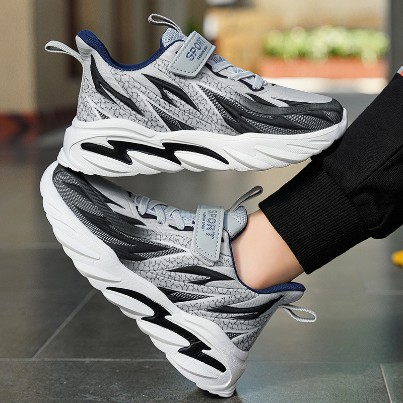 Breathable sneakers for boys