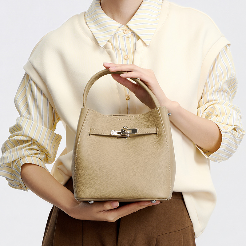 New Women's Genuine Leather Bucket Bag - Fashionable Commuter Versatile Designer Niche Crossbody Handbag - Thumbnail 2