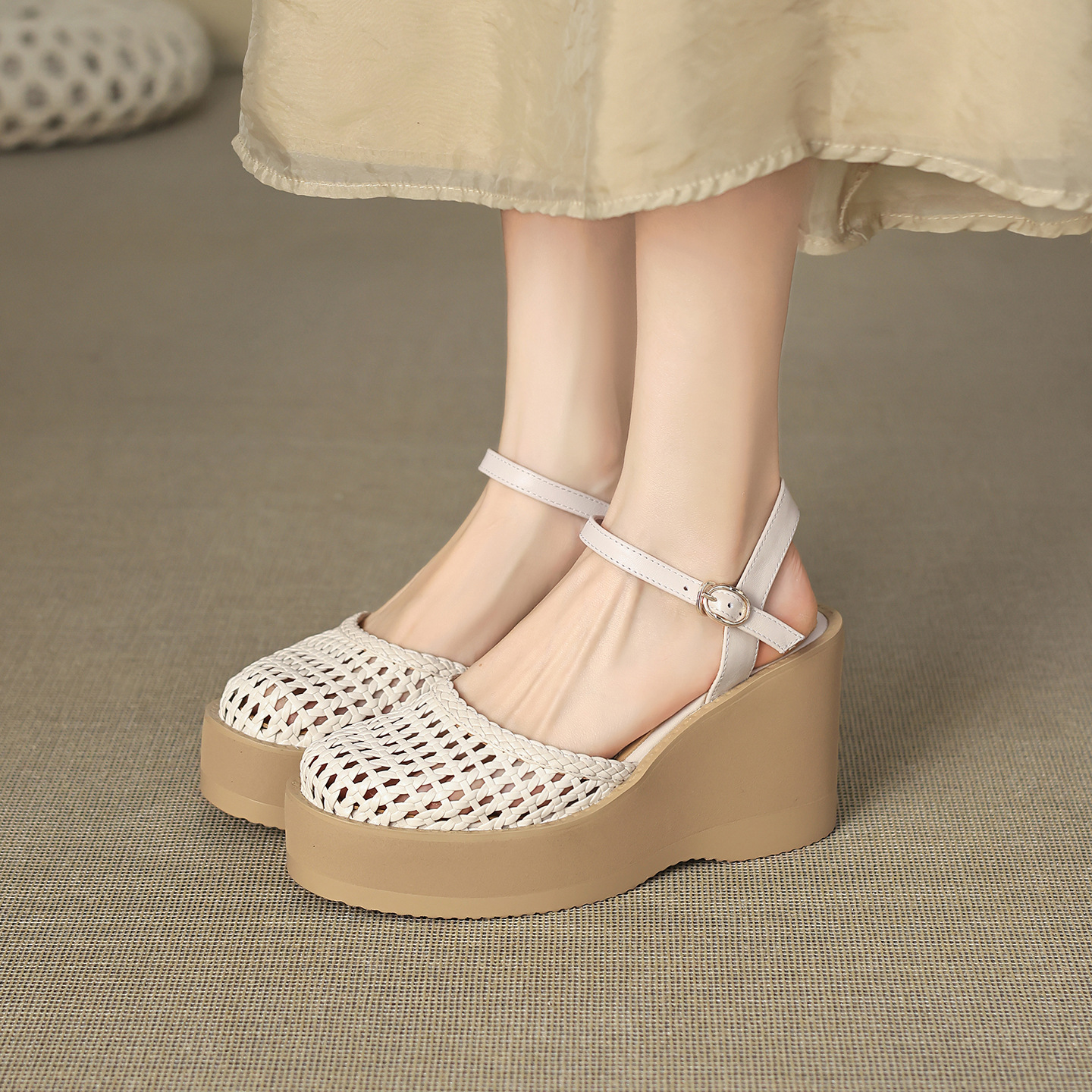 Sandal nữ da thật bít mũi đế xuồng cao gót 9 cm phong cách La Mã đan lưới — màu đen, màu trắng ngà