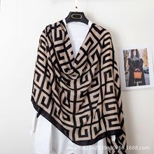 一件代发2025直播韩版印花棉麻围巾欧美经典秋冬保暖围脖外搭披肩