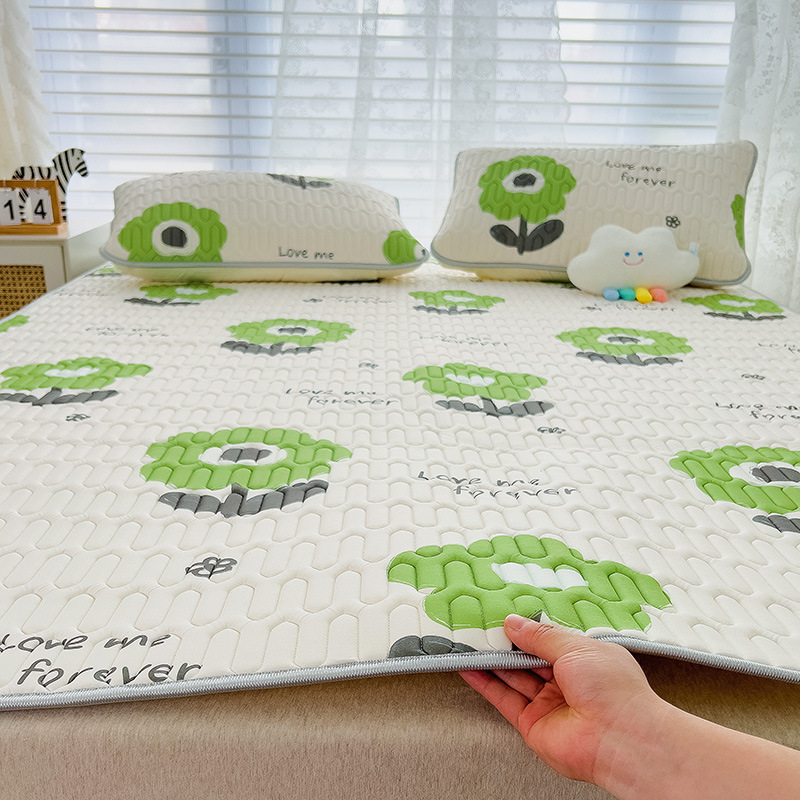 Direct Shipping Latex Cooling Mat Set of 3 for Summer, Silk Ice Silk Soft Mat, 1.5/1.8m, Foldable and Washable