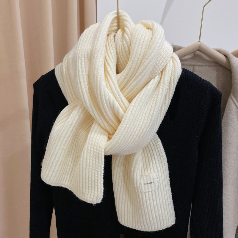 Solid color knitted [off-white]