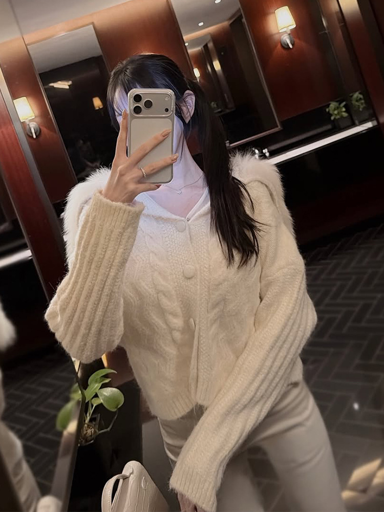 Color sólido cuello de capillado de hebilla de una sola fila chaqueta de punto de moda femenina relajada ocio 2025 estilo europeo y americano transfronterizo