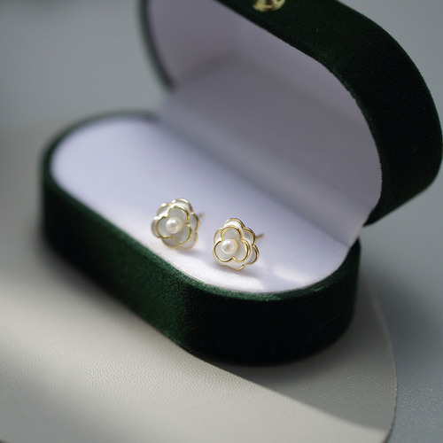 925 Silver Needle Camellia Earrings for Women -  New Trendy Little Chanel Style Earrings - Light Luxury High-End Feeling Spring Earrings