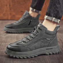 2025新款中帮男士马丁靴爆款机车男靴户外运动耐磨时尚工装男潮鞋