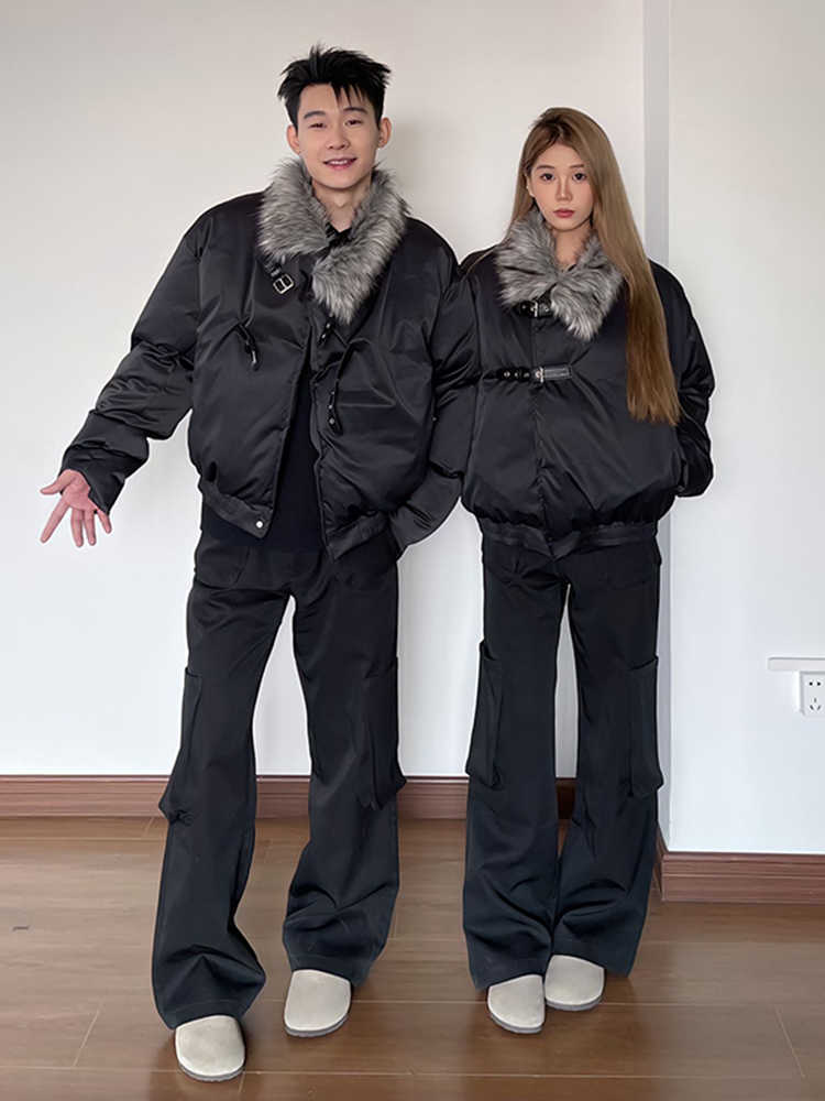 アメリカの襟のジャケットの綿服の男性の冬の短いタイプの厚い座山の彫刻のコートは設計感のカップルの綿入れの上着を解体します。