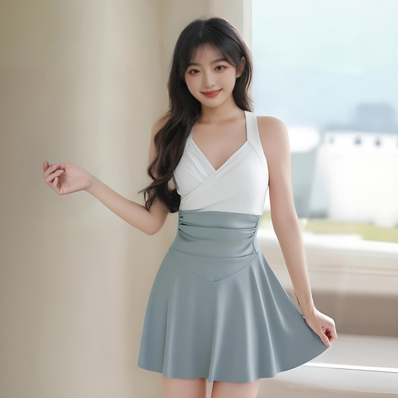 Traje de baño de una pieza para mujer, nuevo estilo puro, eslinga simple a juego, delgado y delgado, traje de baño de falda sin espalda de alta gama