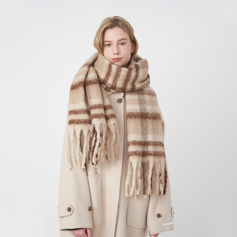 U.R Official same paragraph 22 winter new pattern Ladies soft keep warm Cashmere Plaid lattice tassels scarf Collar