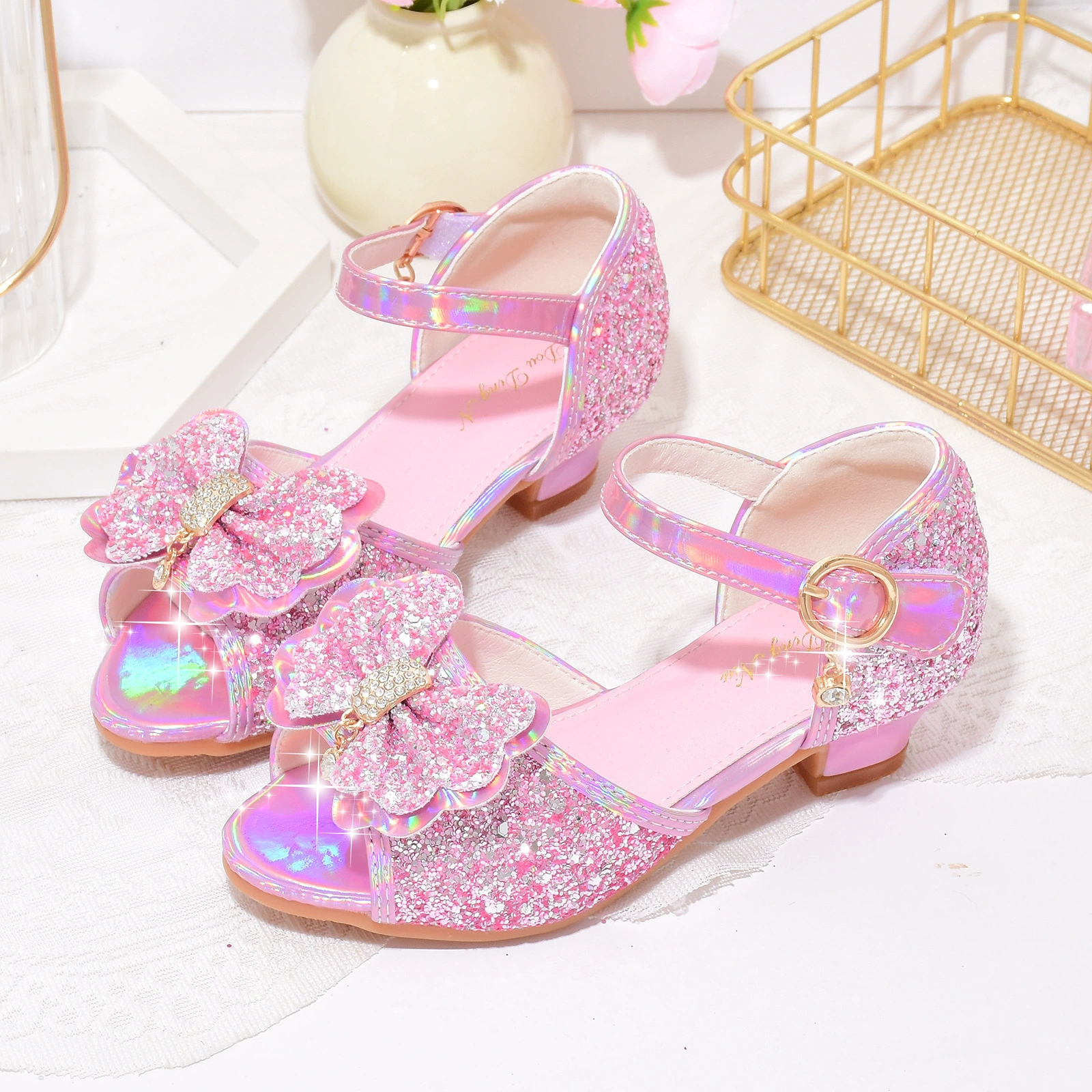 Детская обувь Фабрика оптом сандалии для девочек летние новые детские туфли с кристаллами в западном стиле туфли принцессы на высоком каблуке для средних и больших детей