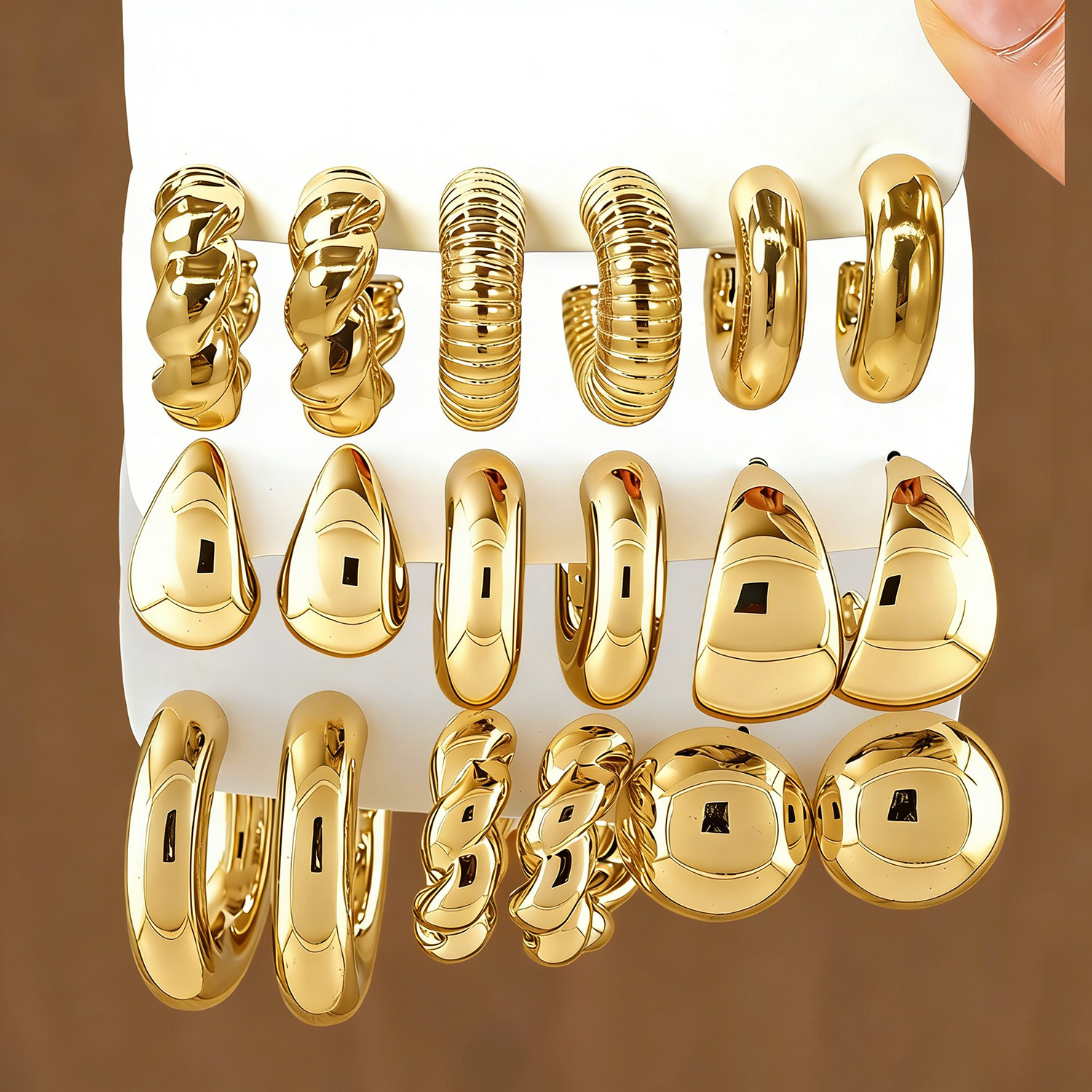 유럽과 미국의 국경 간 새로운 고급 골드 맞춤형 과장된 ccb 귀걸이 여성을위한 창의적인 복합 트위스트 귀걸이 3 피스 세트