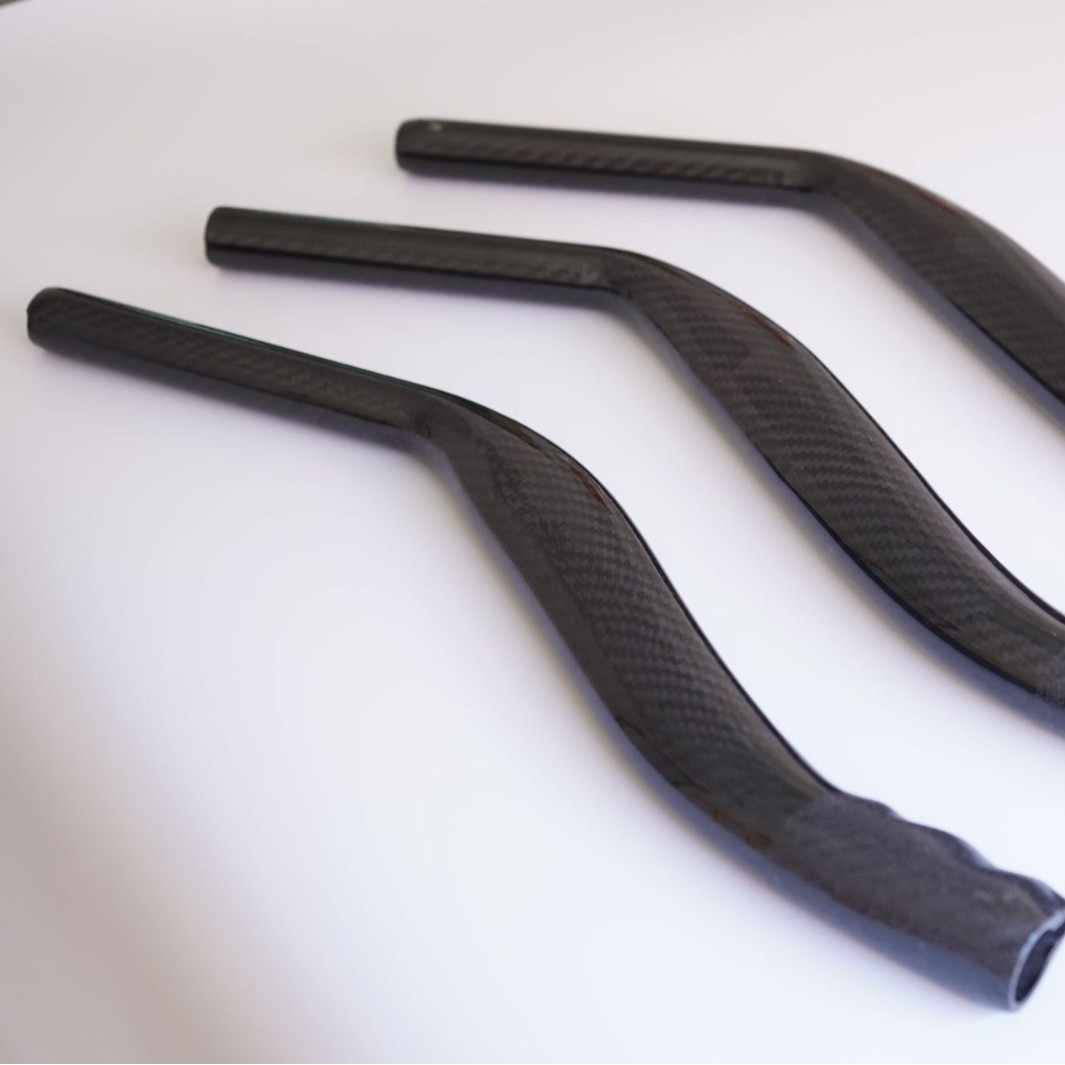 厂家直销个性化定制汽车航空等碳纤维零件模压工艺碳纤维异形件