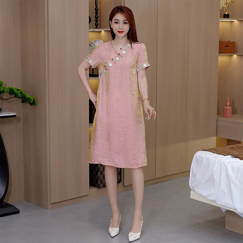 新中式盘扣V领短袖连衣裙女2025夏季新款宽松中长国风改良旗袍裙