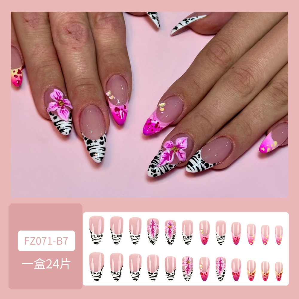 Venta caliente transfronteriza parche de uñas postizas moda elegante flor con incrustaciones de diamantes manicura francesa 24 piezas armadura de vestir en relieve