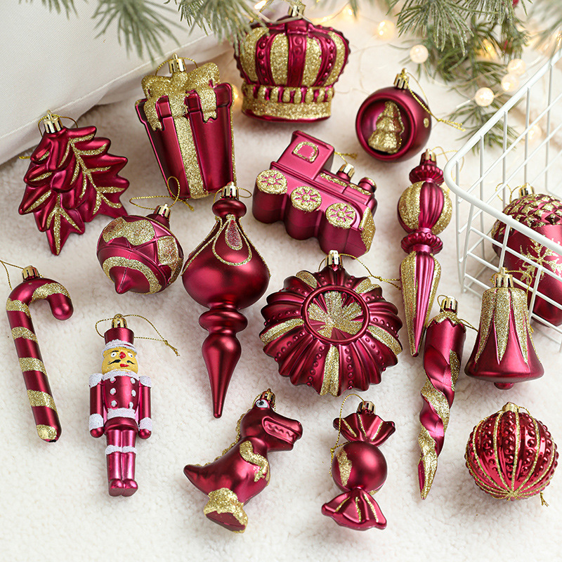 Plástico eléctrico de aluminio rojo árbol de Navidad conjunto de colgantes de sexo opuesto una pluralidad de decoración decorativa diseño de atmósfera decorativa ahora