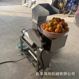 新款菠萝块螺旋榨汁机 工业破碎黄姜不锈钢压榨机器 梨子挤汁机