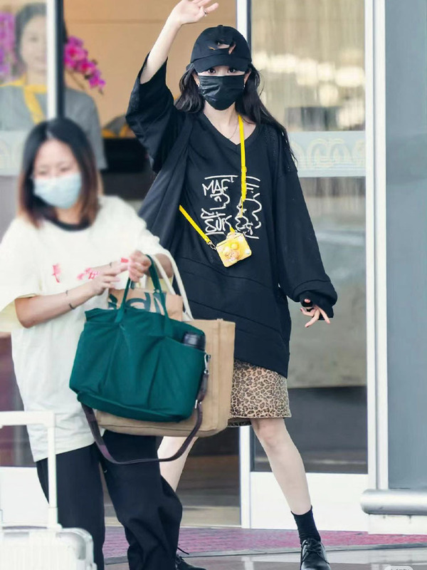 杨幂同款黑色V领刺绣网眼球衣美式潮流长袖T恤宽松休闲运动卫衣女|undefined