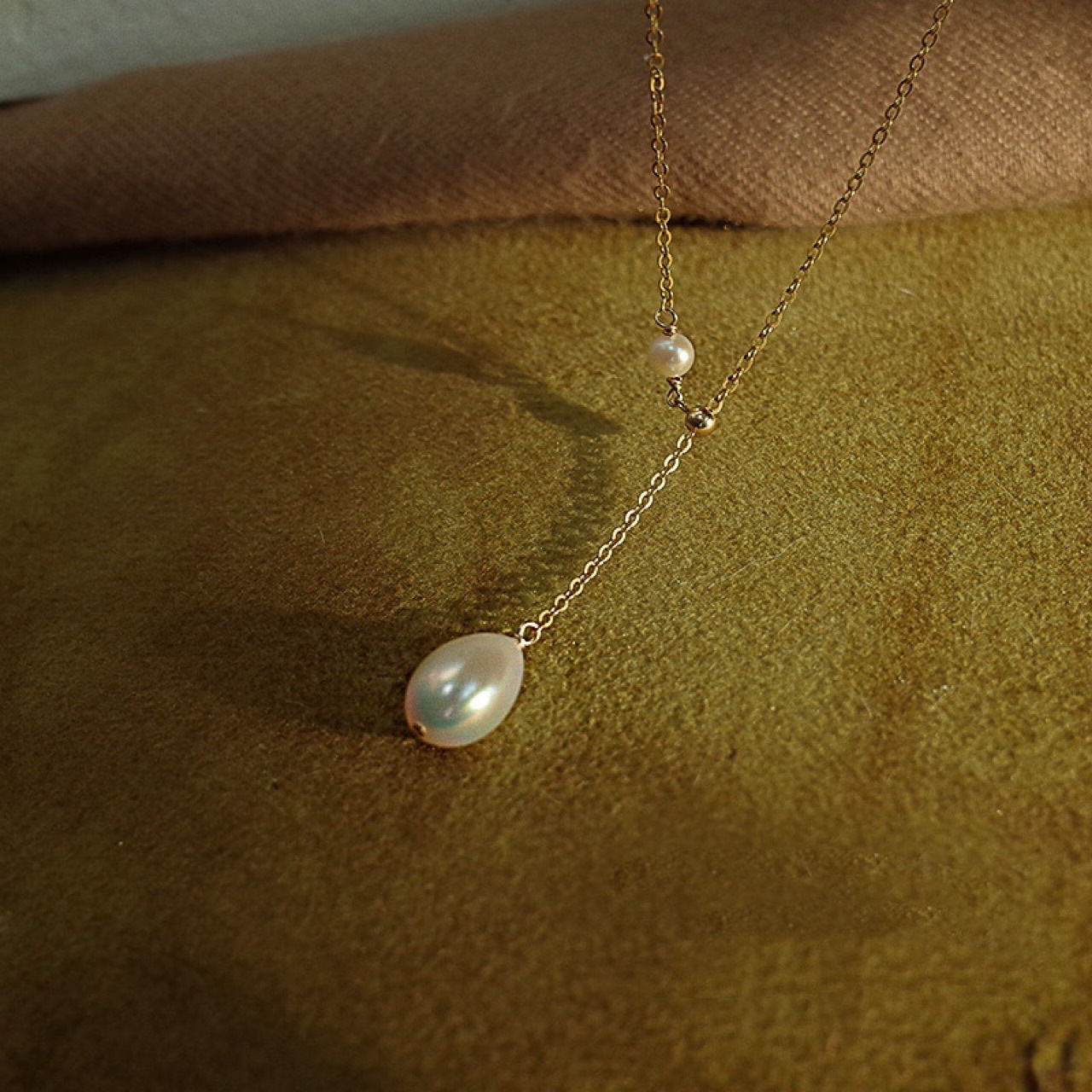 Colar de pérolas de luxo com fecho magnético para mulher_voghion.com