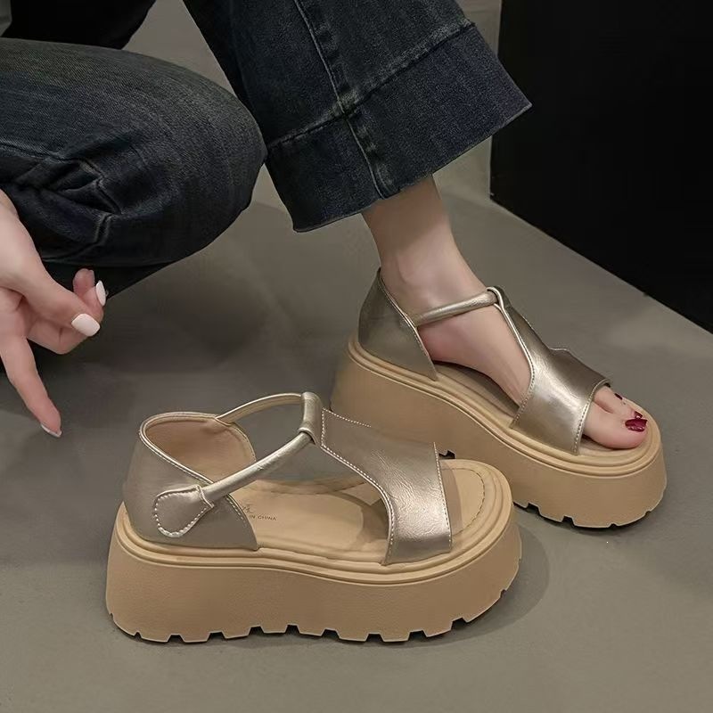 Muffin sandalias de fondo grueso para mujeres verano 2026 nuevo estilo de alta calidad sensación de belleza Velcro aumento de altura sandalias de moda