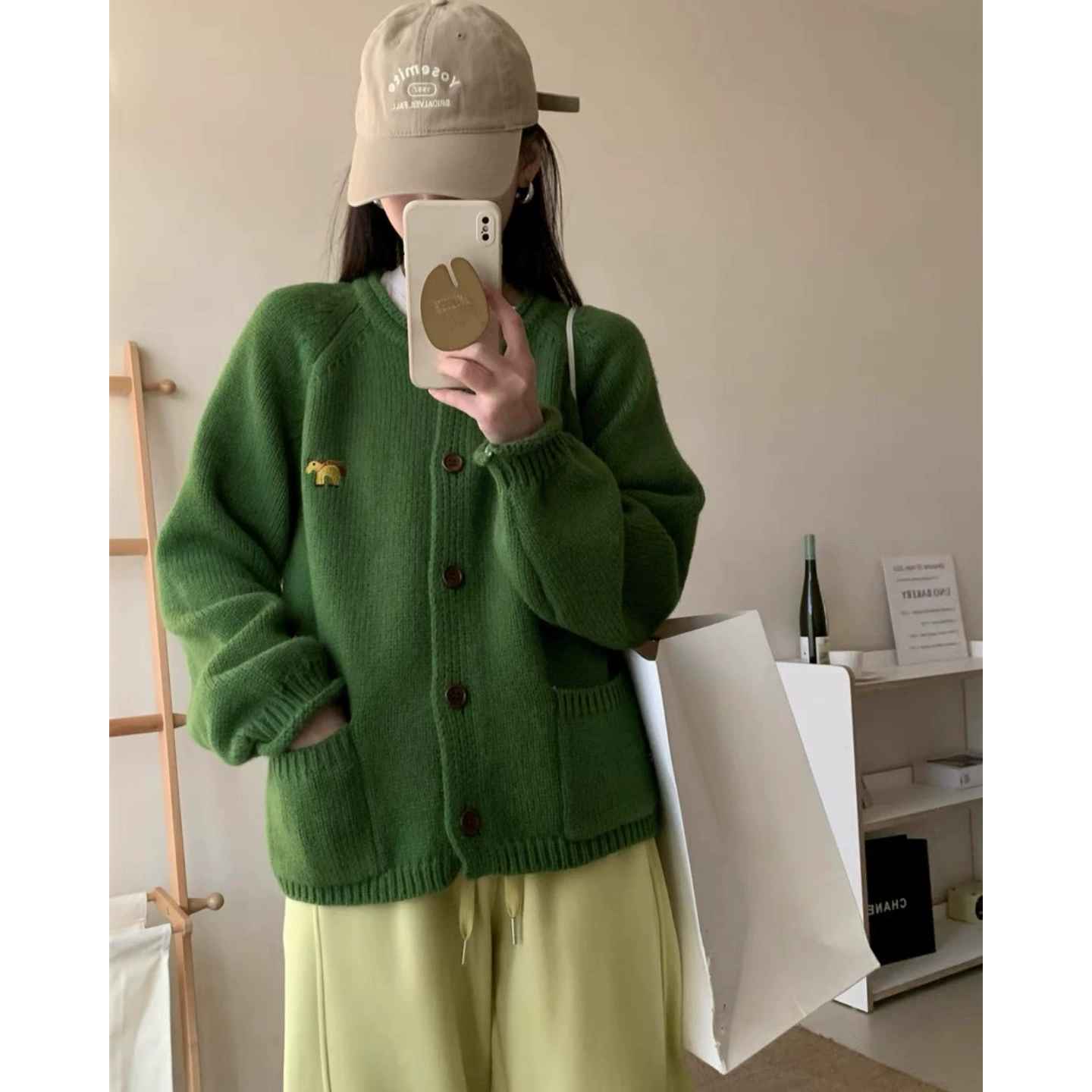 Ленивый ветер мягкий вязаный кардиган женский ранняя весна 2024 Корейская версия с отворотом свободный повседневный японский свитер куртка