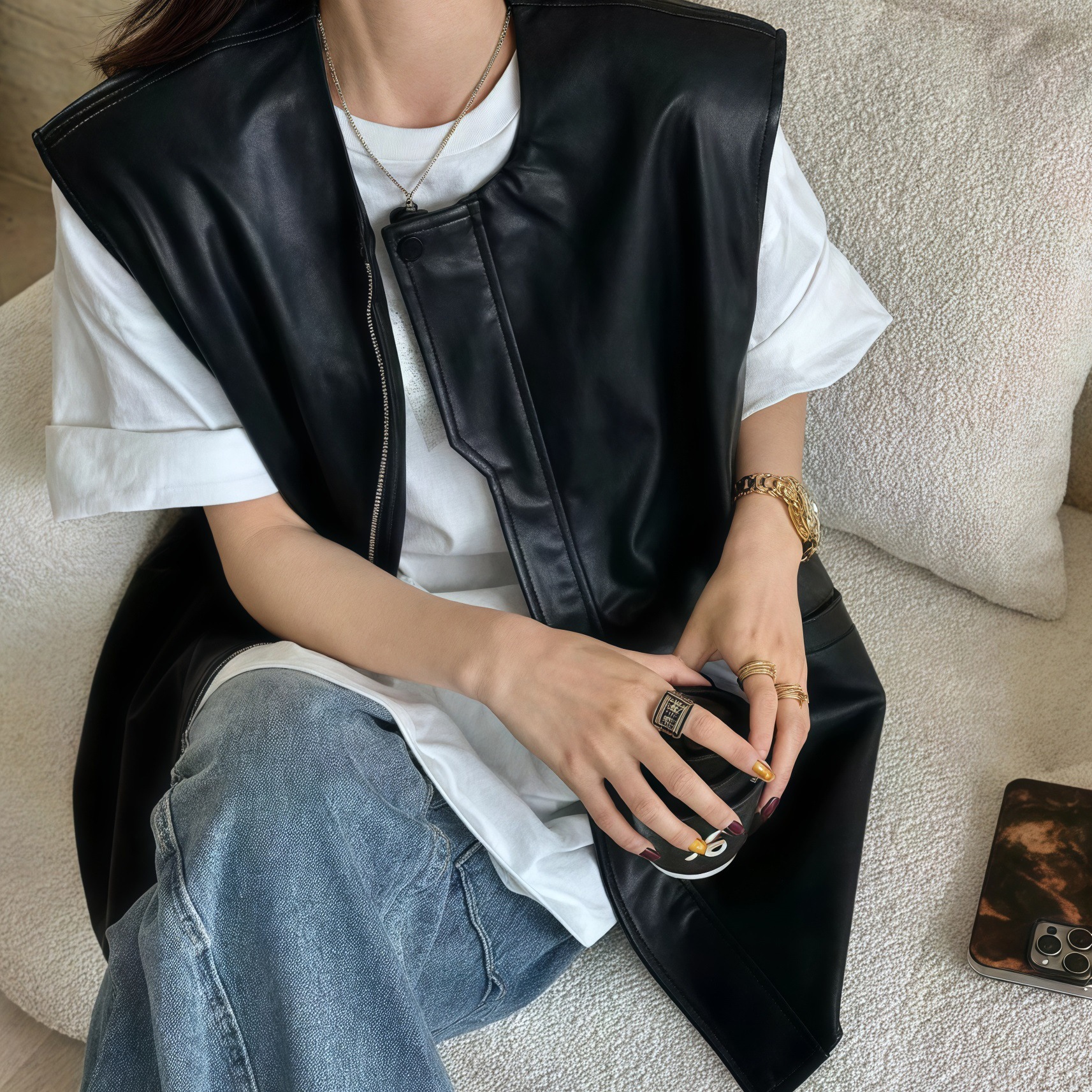 高级感洋气黑色PU皮马甲女2025春季新款韩版宽松休闲马夹背心外套