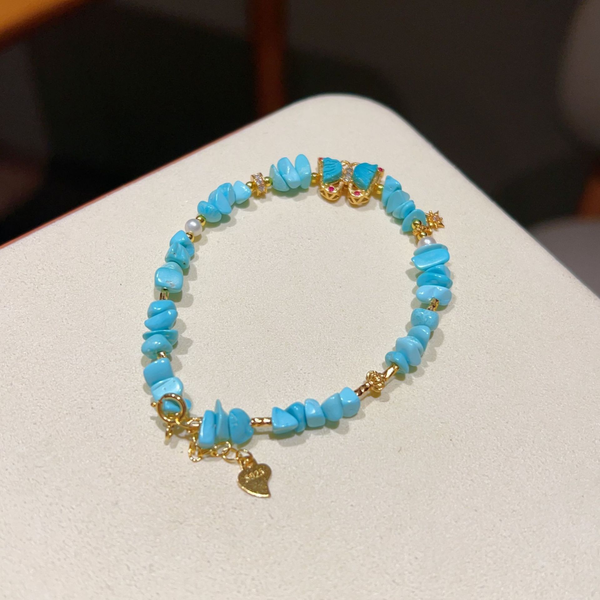 天然原矿绿松石手链 碎碎金 绿松石蝴蝶 s925银镀金配饰