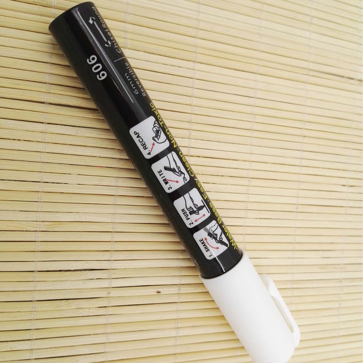 Белая ручка