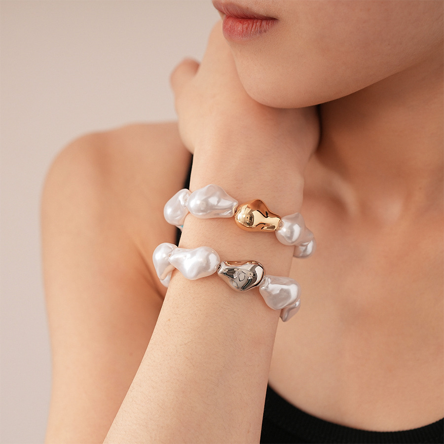 Retro Baroque Imitation Pearl Irregular Geometric Bracelet French Fashion Internet Celebrity Elegant Simple High-end Bracelet for Women