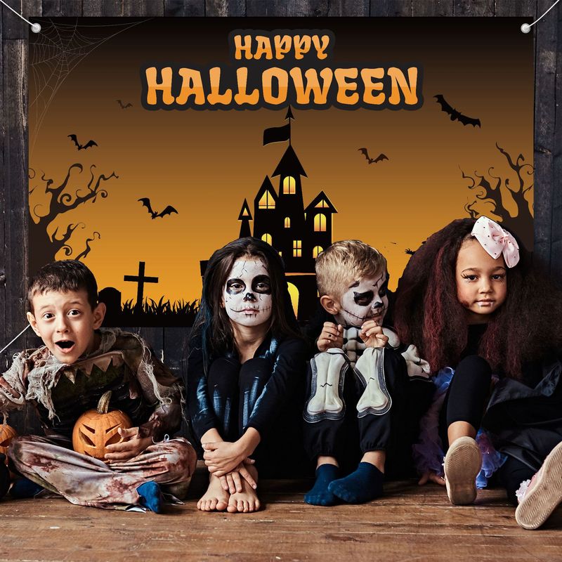 国境を越えた新しい背景布ハロウィーン城装飾パーティーのテーマ室内灯にろうそくがついている|undefined