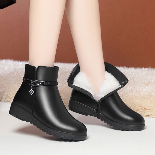 Full leather women's short boots, warm mother's cotton shoes, genuine leather soft soles, non-slip woolen boots for winter, middle-aged and elderly women's cotton boots