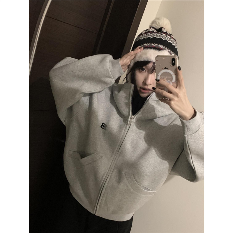 I really like it!! 【Versatile Cardigan】American retro college style cardigan hoodie for women, super popular on Instagram