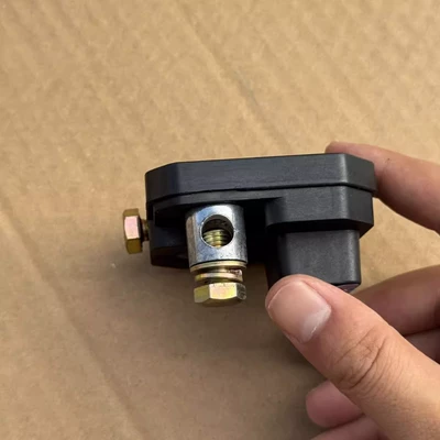 Main Switch Knife Clip to – Car on the line of fire