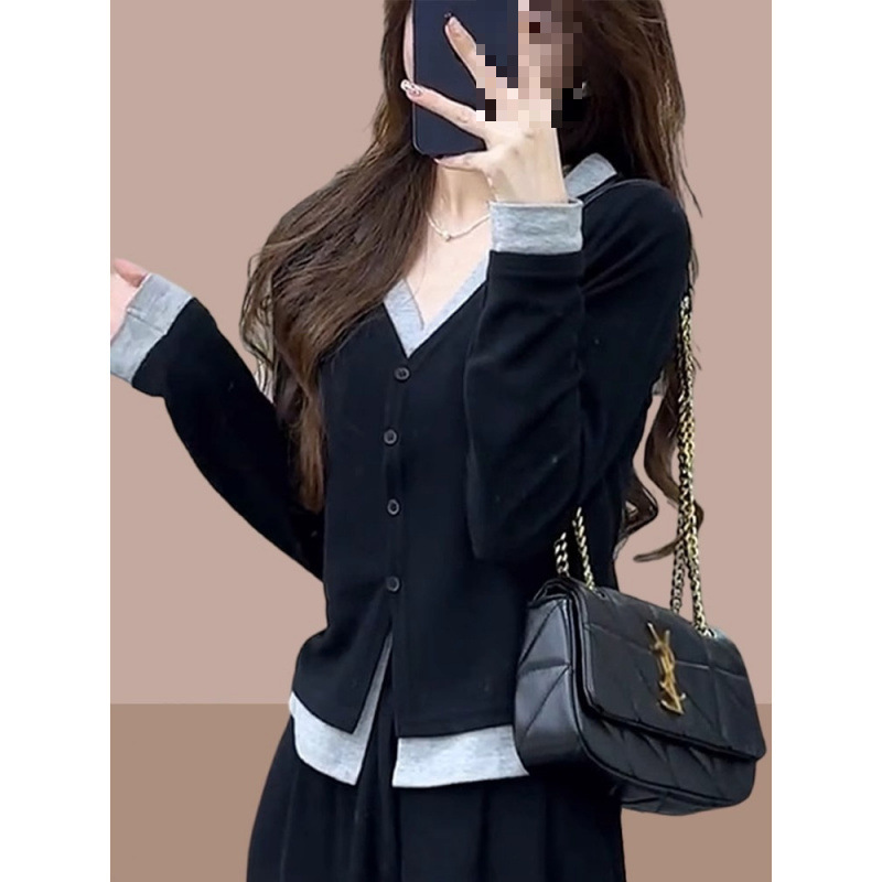 クロスボーダーの大きいサイズの婦人服の秋の偽の2つは長袖のシャツの女性をつなぎ合わせて肉を遮って見えます。|undefined