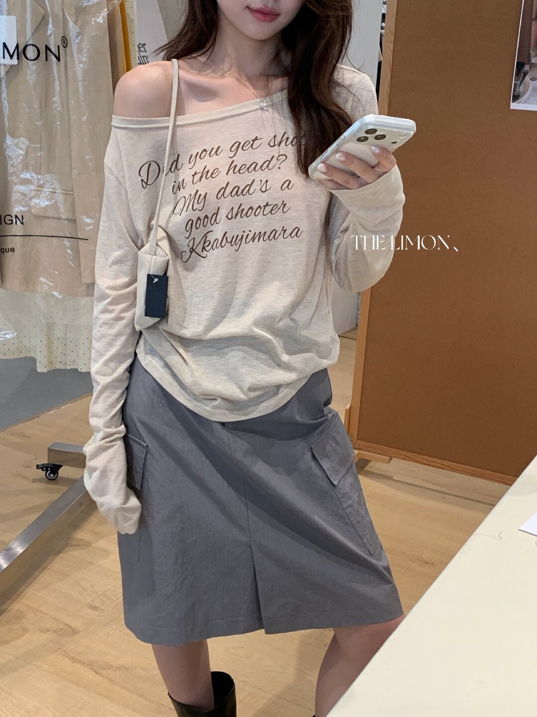Áo thun nữ tay dài cổ tròn in chữ, phong cách Hàn Quốc, chất liệu cotton thoáng mát — màu đen, màu trắng, màu xám, màu vàng chi tiết 28