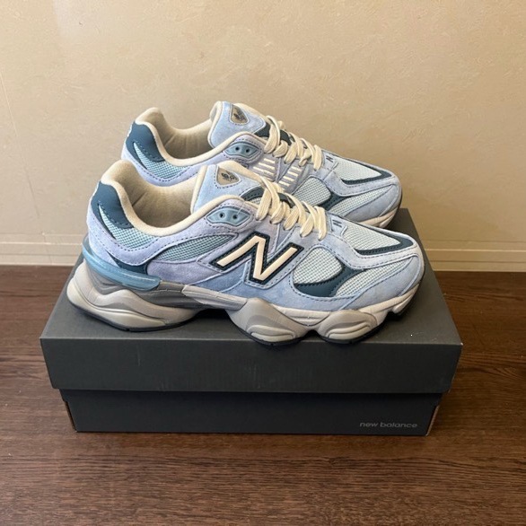 NB 9060 üslubunda qalın altlıqlı kişi idman ayaqqabısı
