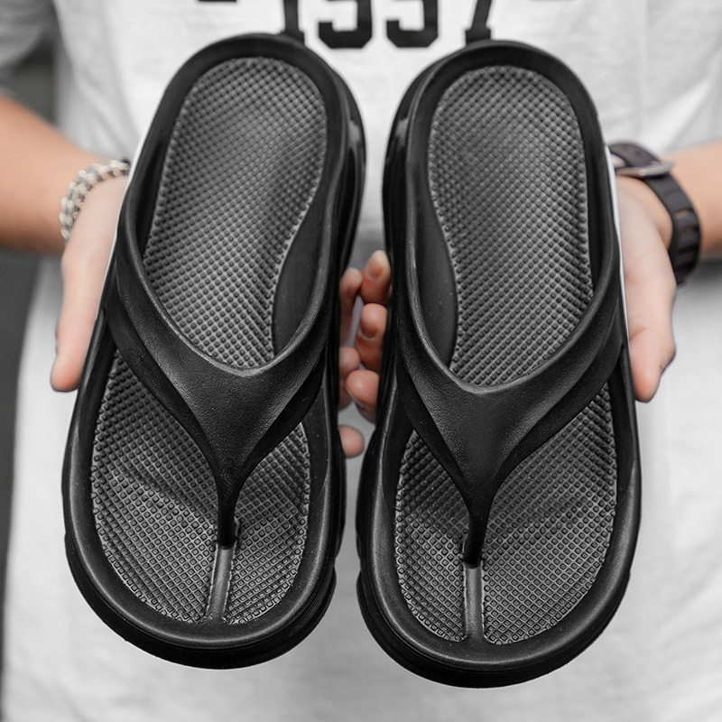 Zapatillas de flip flop para hombres 2024 nuevo tipo de verano antideslizante de fondo suave de playa para hombres zapatillas de clip especial al aire libre