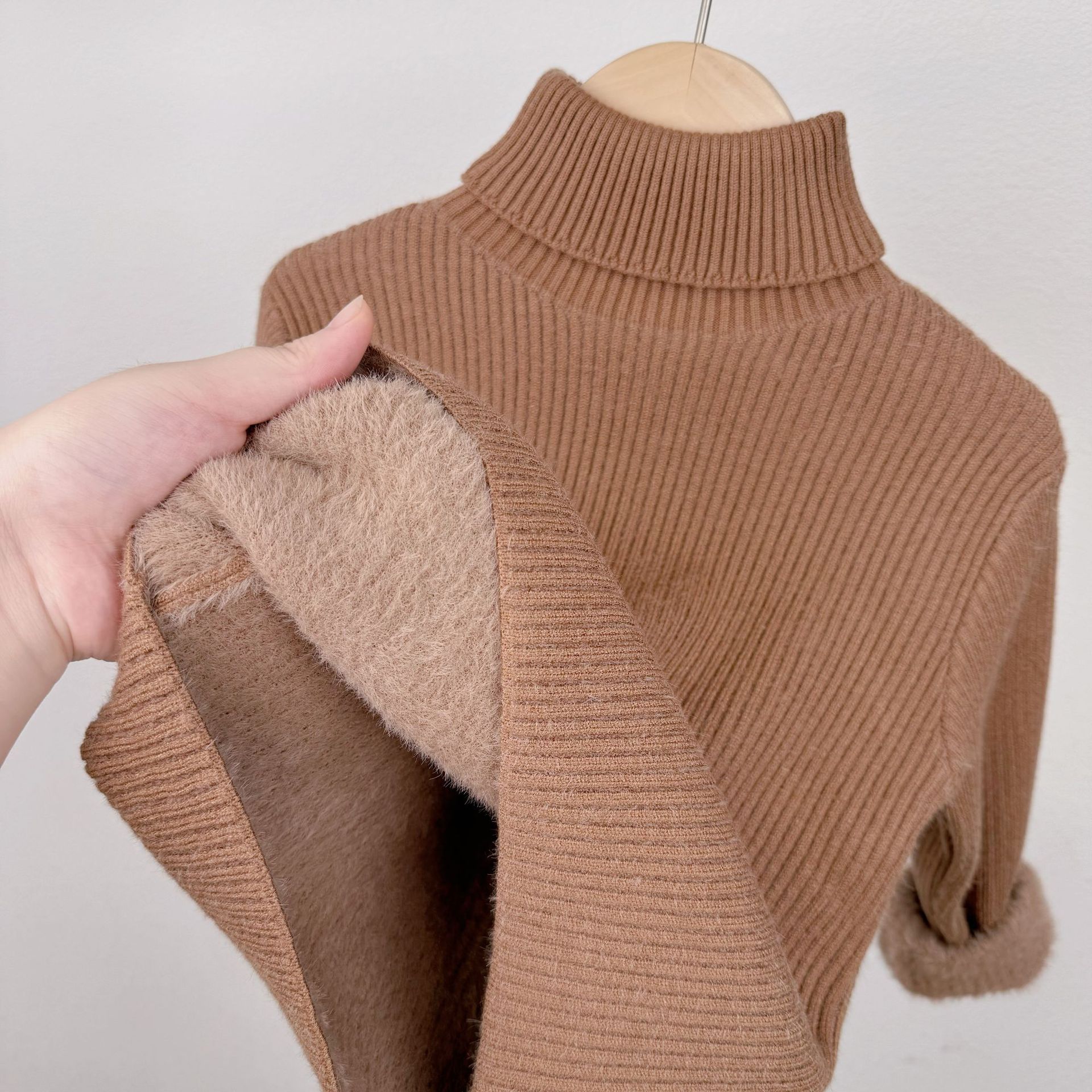 Suéter de invierno y otoño universal para niños engrosado en una camiseta de lana caliente para bebés de punto de fondo elástico de cuello alto para hombres y mujeres