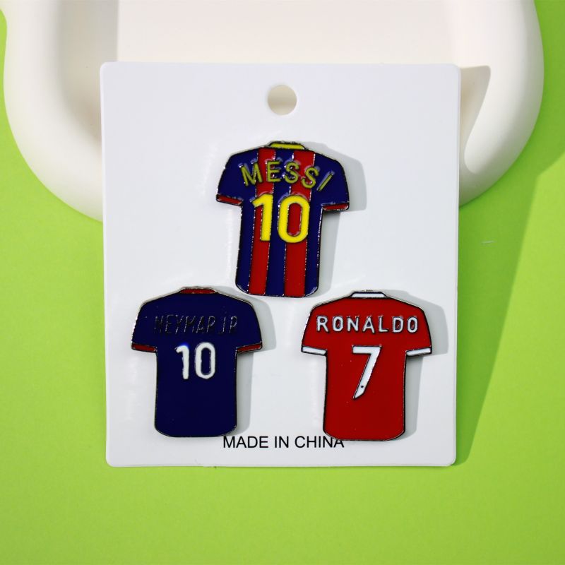 Ventas transfronterizas calientes de estrellas de fútbol insignia metálica Copa del Mundo Manchester United serie broche broche de dibujos animados ropa de estrellas