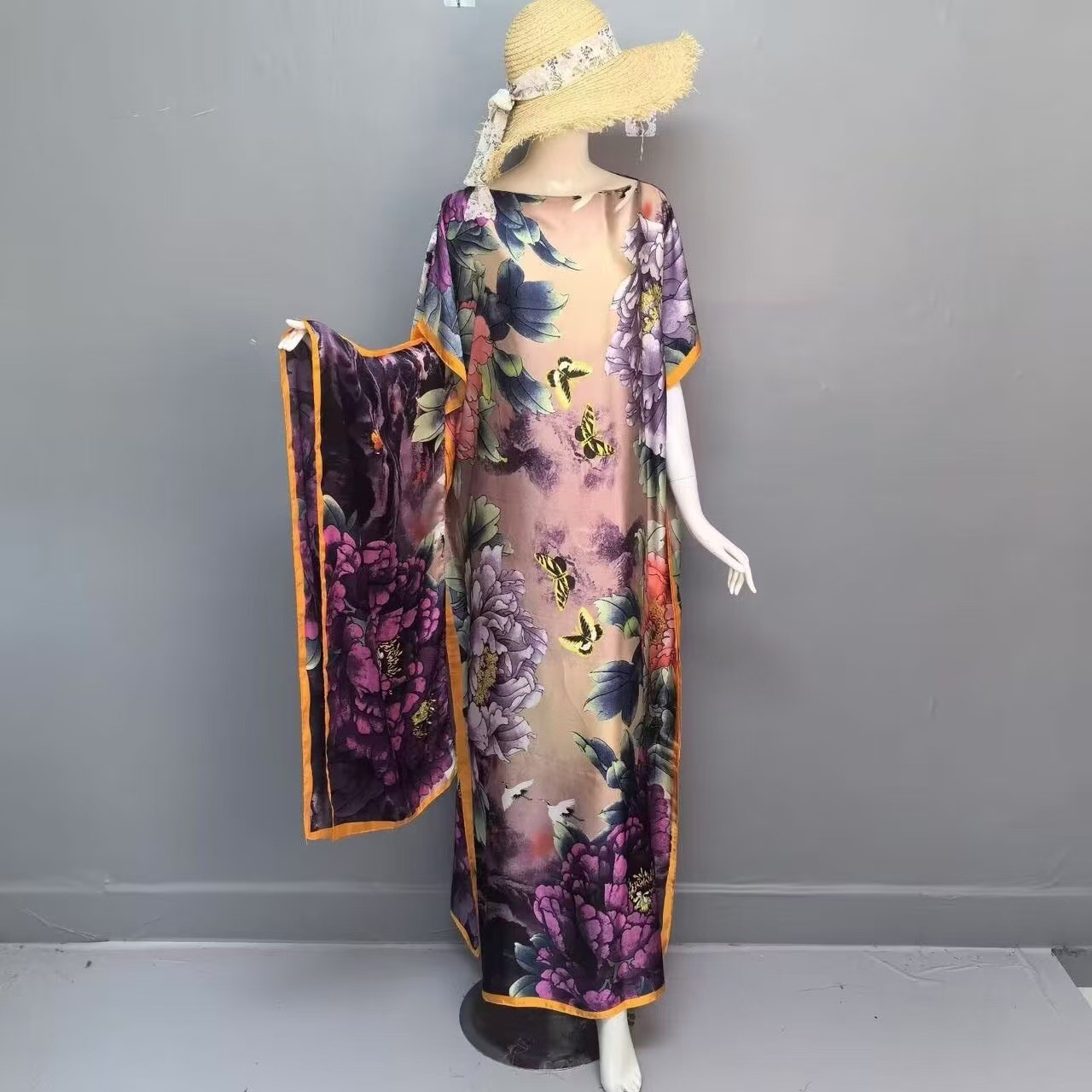 모란과 나비-보라색