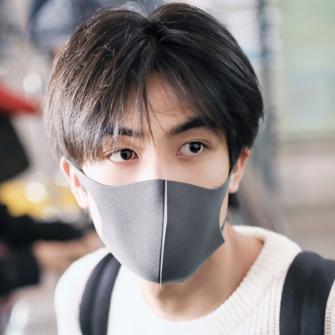 O1CN01UhVd752CfVcMqhc26_!!2210