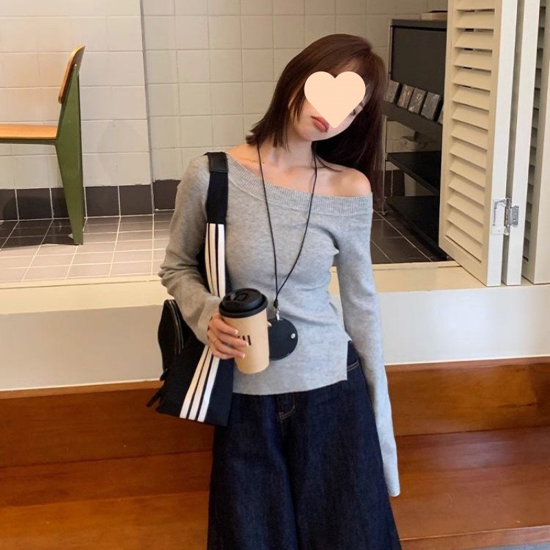 グレーオフショルダー長袖ボトムシャツ女性のための 2025 春と秋の新しいスリムフィットホットガールトップスワンラインシャツ|undefined